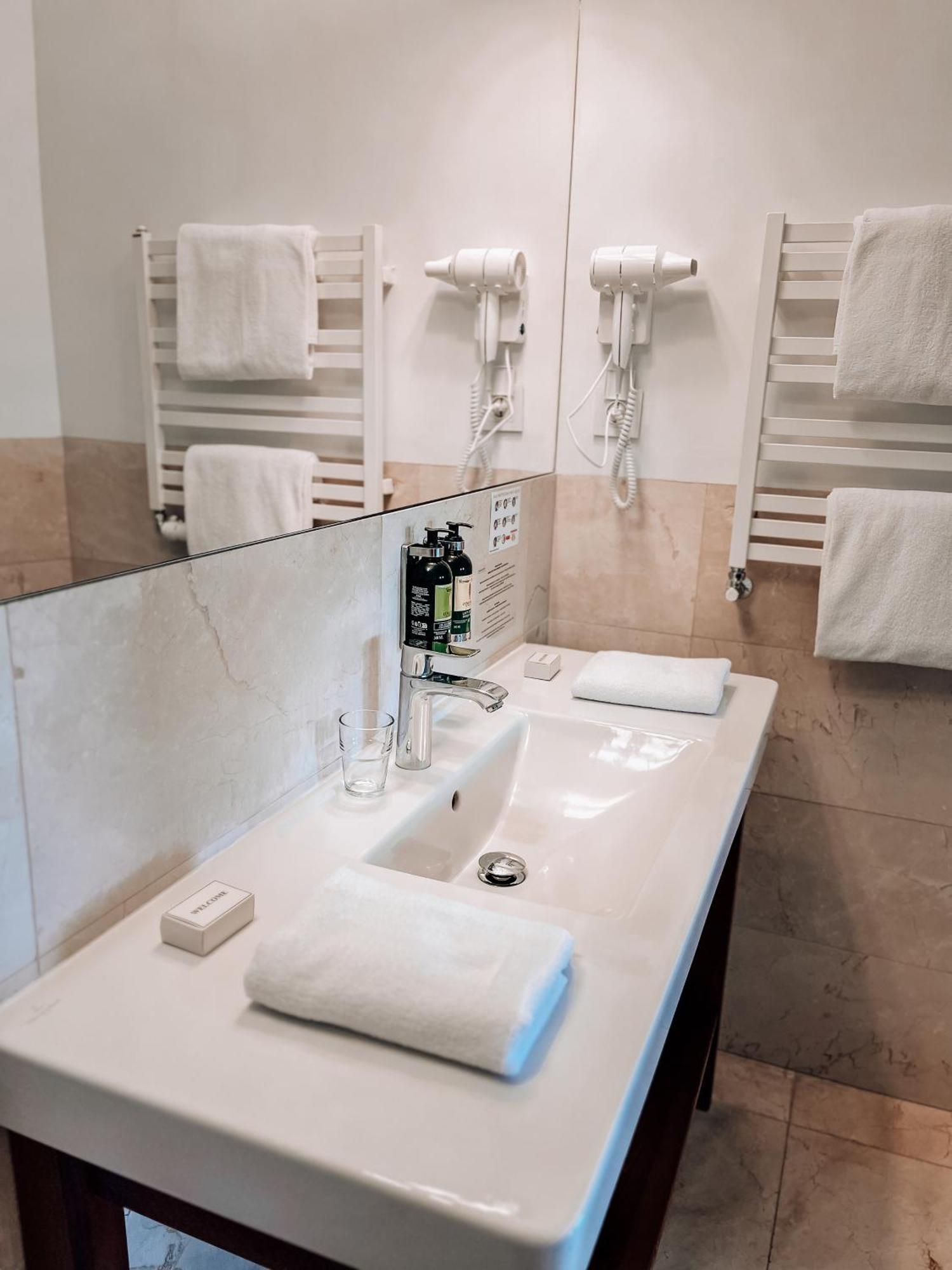 Lawendowe Termy Hotel Uniejow Luaran gambar